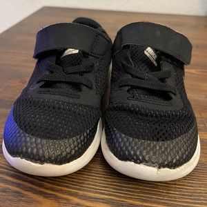Nike FreeRN size 10C black and white